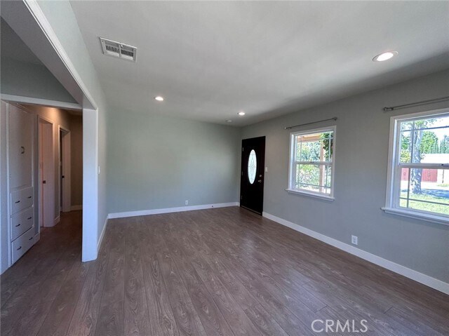 Building Photo - 5452 Loma Ave