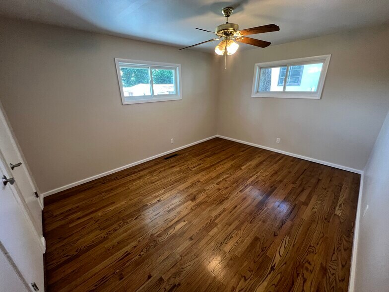 Building Photo - 430 Cypress Dr