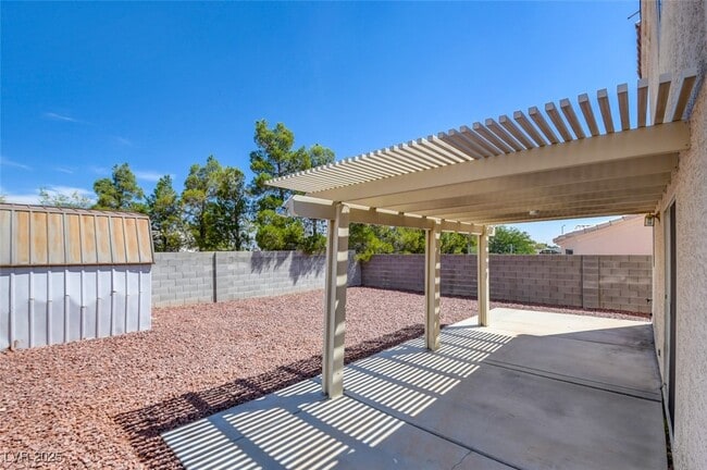 Building Photo - 8216 Carmen Blvd