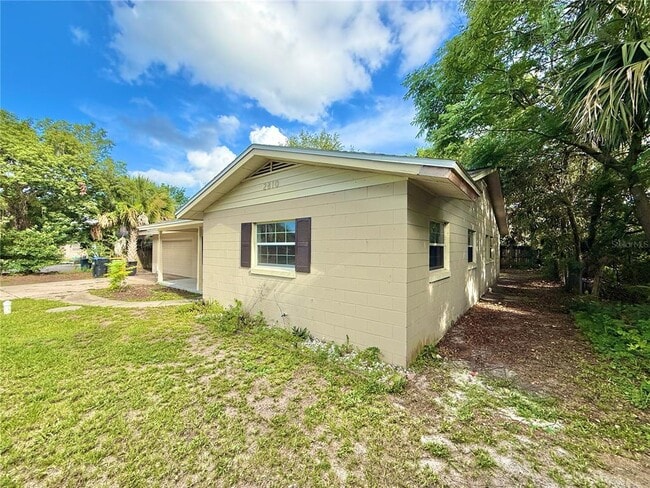 Building Photo - 2810 Flowertree Rd