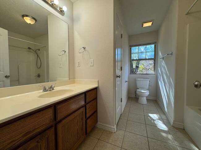 Building Photo - 3 Bedroom Home in Downtown Waynesville!