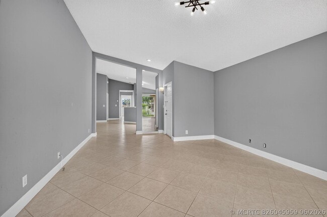Building Photo - 9220A Vineland Ct