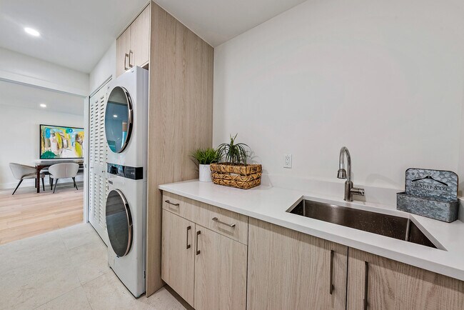 Building Photo - 310 Edmor Rd