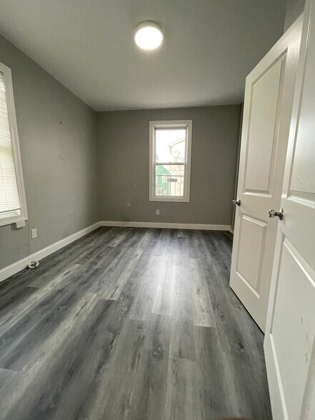 52 Greenville 2R - 50 Greenville Ave