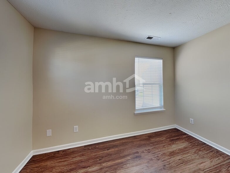 Building Photo - 10619 Northern Dancer Dr