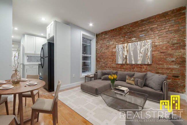 Primary Photo - 1 Bed With OD Sapce in Crown Heights!