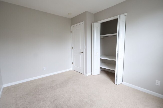 Building Photo - 622 Rustic Valley Dr