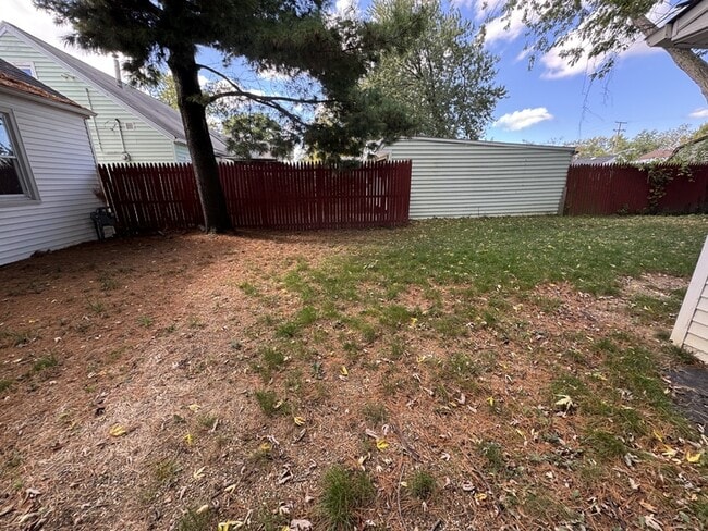 Building Photo - 13506 Bennington Ave