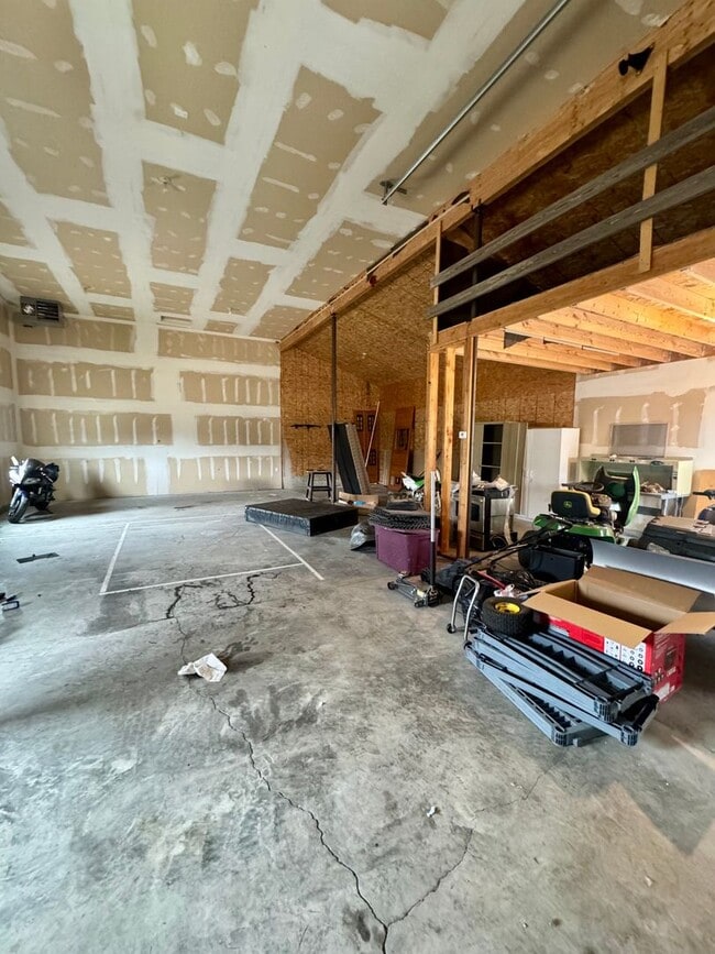 Building Photo - Beautiful home in Black Forest on 2.5 acres