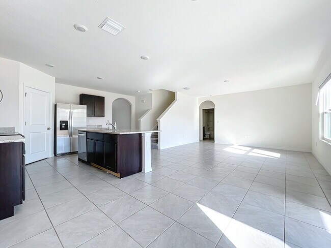 Building Photo - 12744 Lateral Root Dr