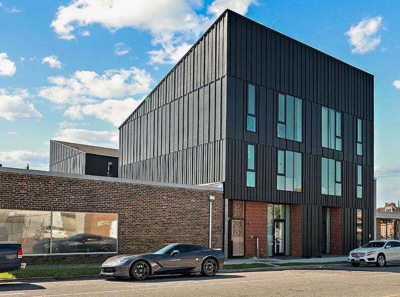 Building Photo - 2323 2nd Ave S