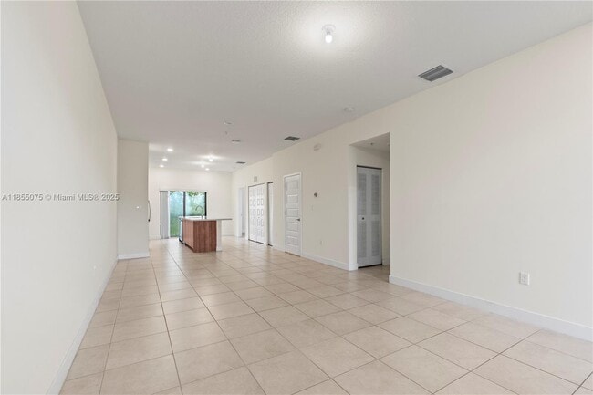 Building Photo - 7831 NW 104th Ave