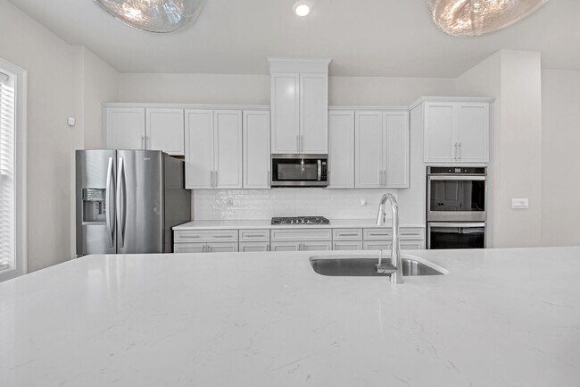 Building Photo - Chic Atlanta Area Townhome