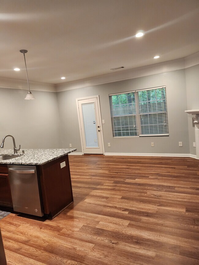 Building Photo - 5033 Lower Elm St