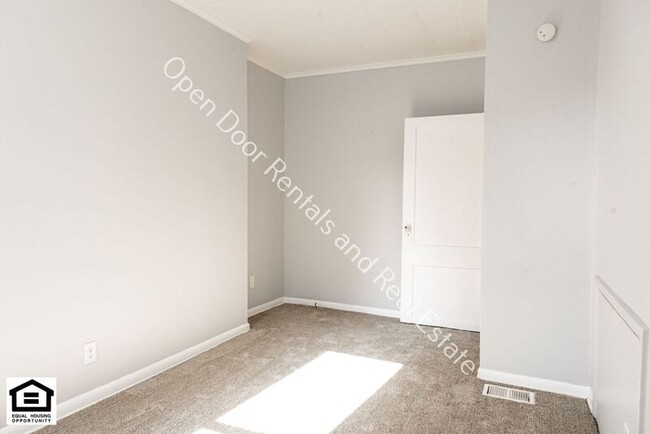 Building Photo - 601/603 N Jackson St