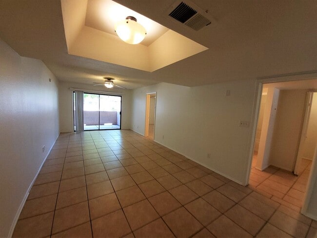 Building Photo - GATED COMMUNITY IN TEMPE!