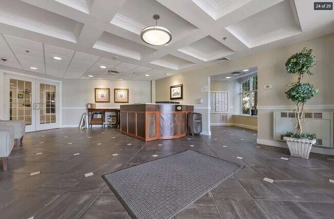 Lobby - 35 W Broad St
