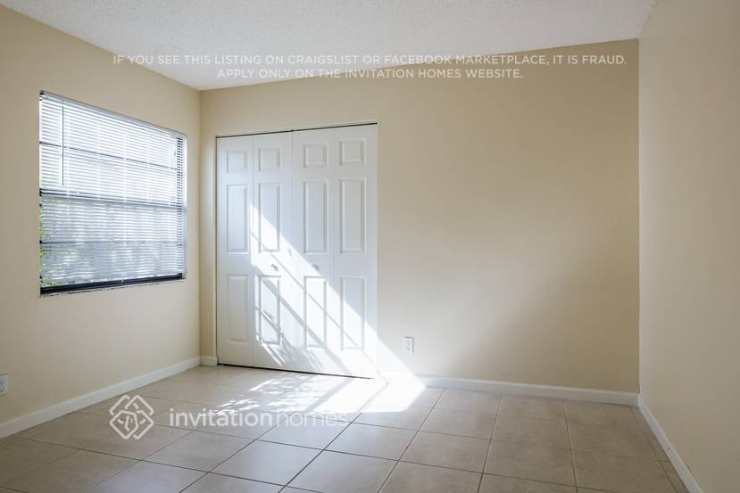 Building Photo - 7425 SW 12th Ct