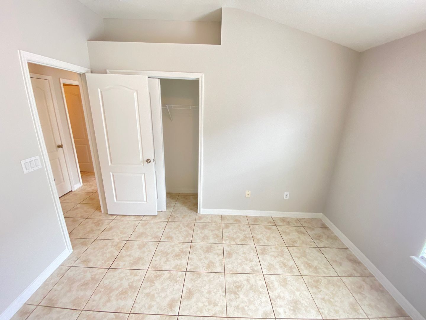 Building Photo - Just reduced!!! Gated Community!  Carter G...