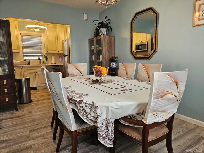 Building Photo - 156 Beechwood Ave