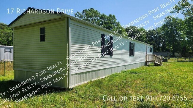 Building Photo - 17 Richardson Dr