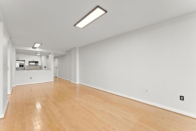 Building Photo - 3338 Peachtree Rd NE