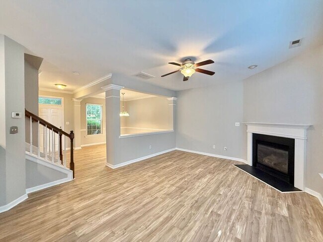 Building Photo - 2113 Trefoil Ln