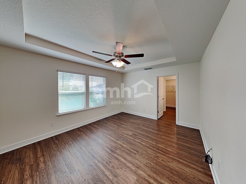 Building Photo - 8673 Highfield Ave