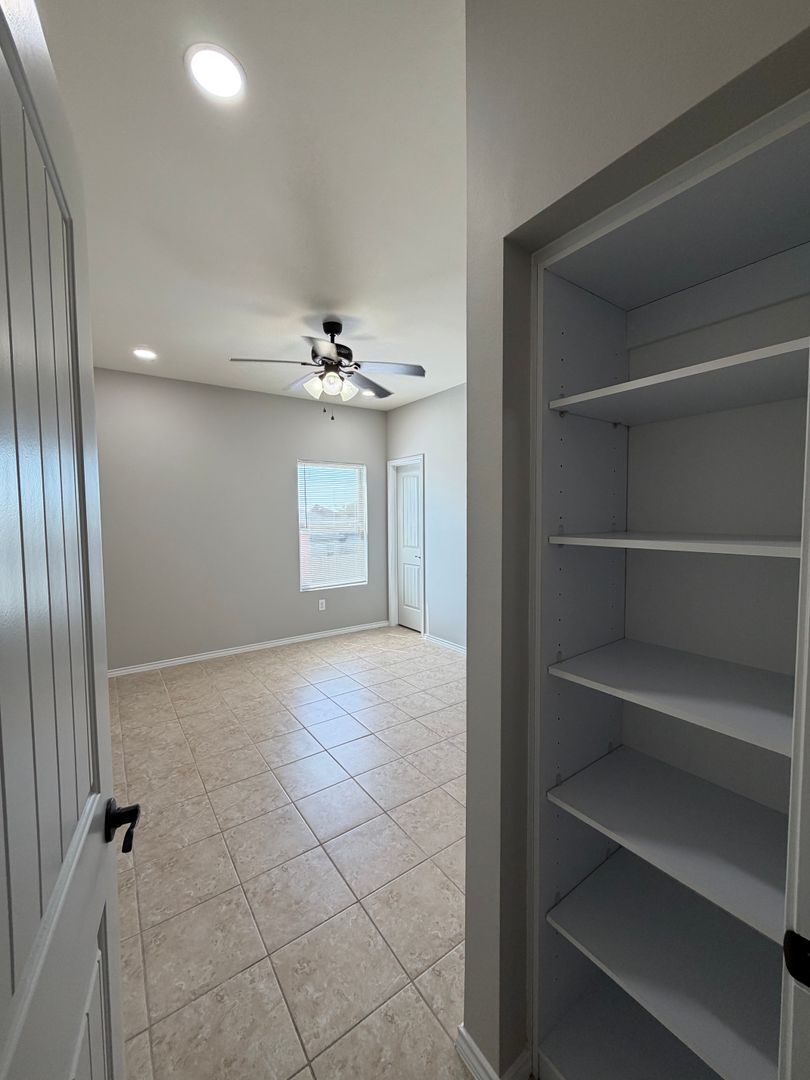 Building Photo - 306 S 25th St