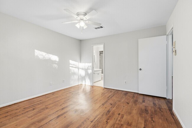 Building Photo - 6422 Burgoyne Dr.