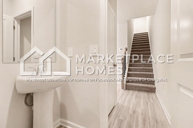 Building Photo - 2101 Avalon Rdg