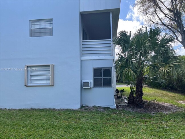 Building Photo - 98 Normandy Ln