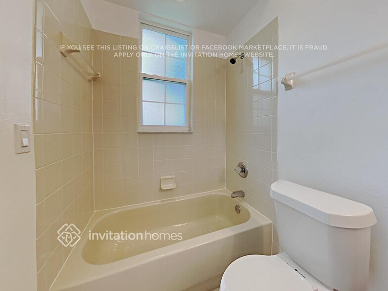 Building Photo - 341 Oak Springs Dr