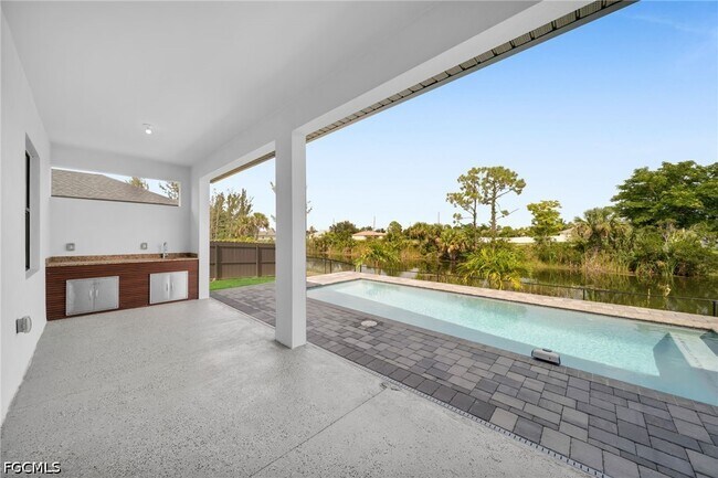 Building Photo - 3423 NE 13th Ave