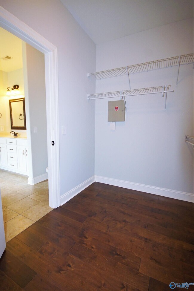 Building Photo - 109 Wolf Creek Trail SW