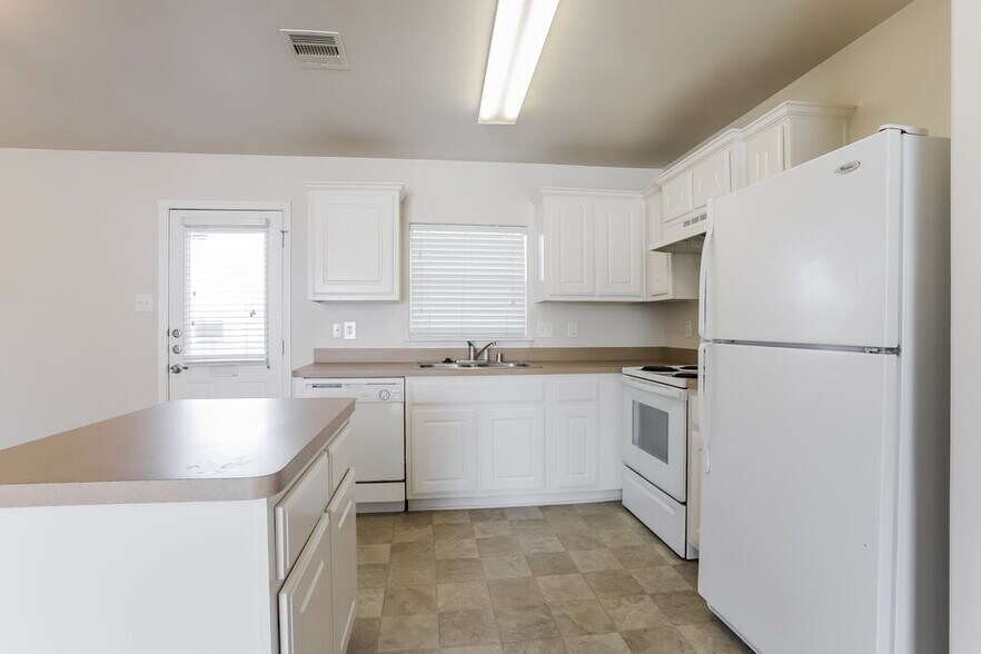 Building Photo - 4410 Thistle Pond Ct