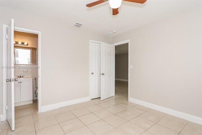 Building Photo - 6331 Southgate Blvd