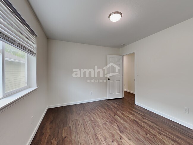 Building Photo - 18312 97th Ave E