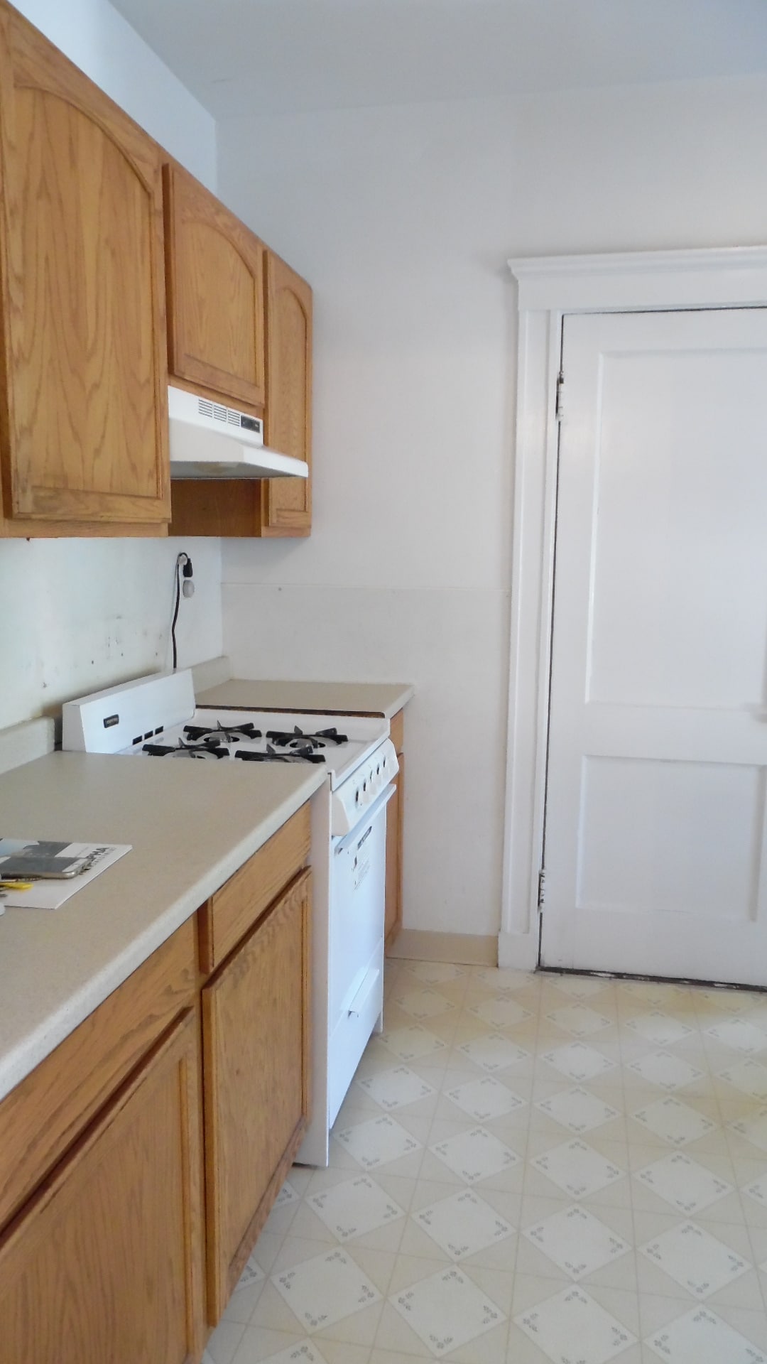 Building Photo - 86 Maple St