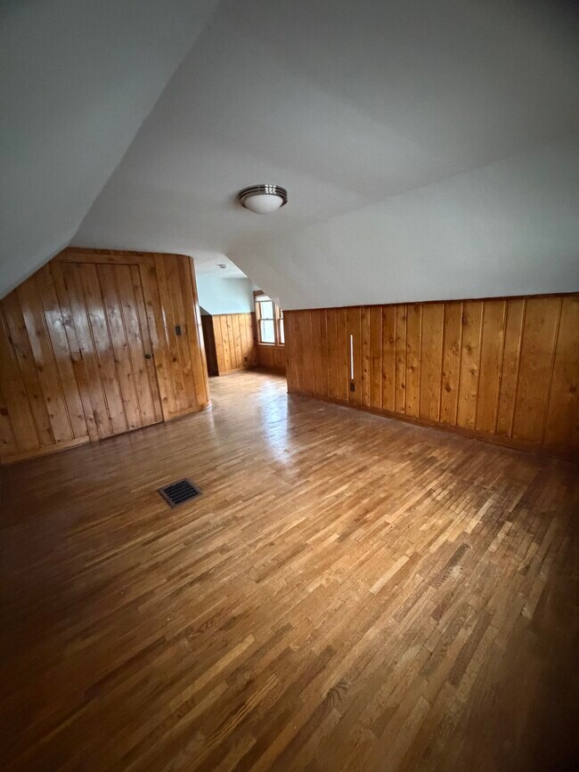 Building Photo - Phelps Studio