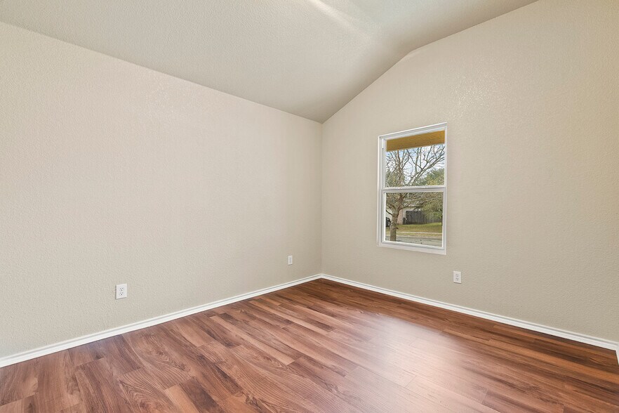 Building Photo - 9711 Copper Rock