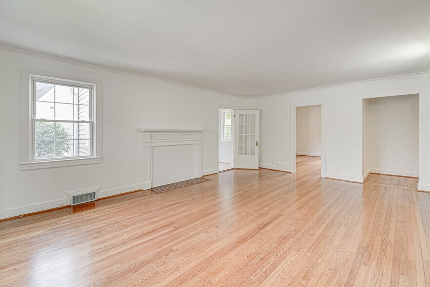 Living Room - 1612 W 1st St