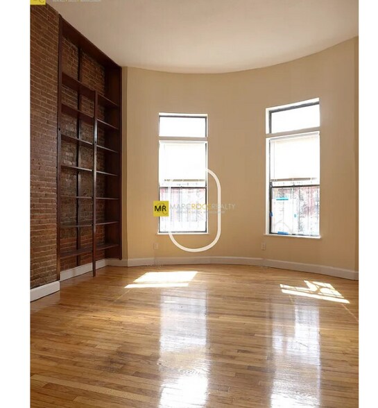 Building Photo - 40 E Springfield St