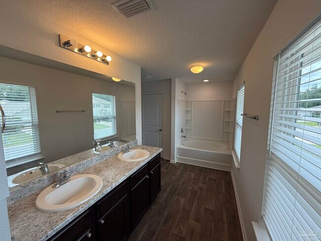 Building Photo - 6422 Jerry Lynn Ln