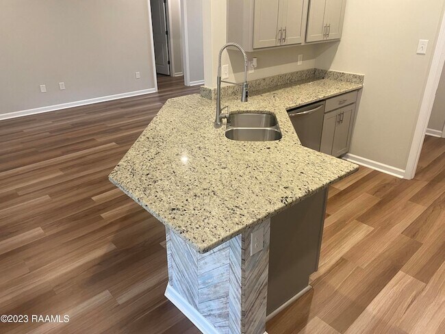 Building Photo - 204 Sparkling Meadows Ln