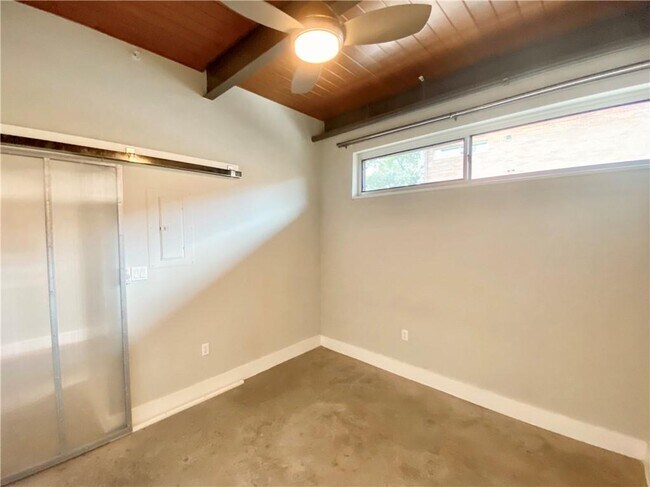 Building Photo - 2205 N Lamar Blvd