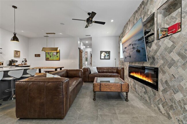 Building Photo - 1246 Bass Blvd