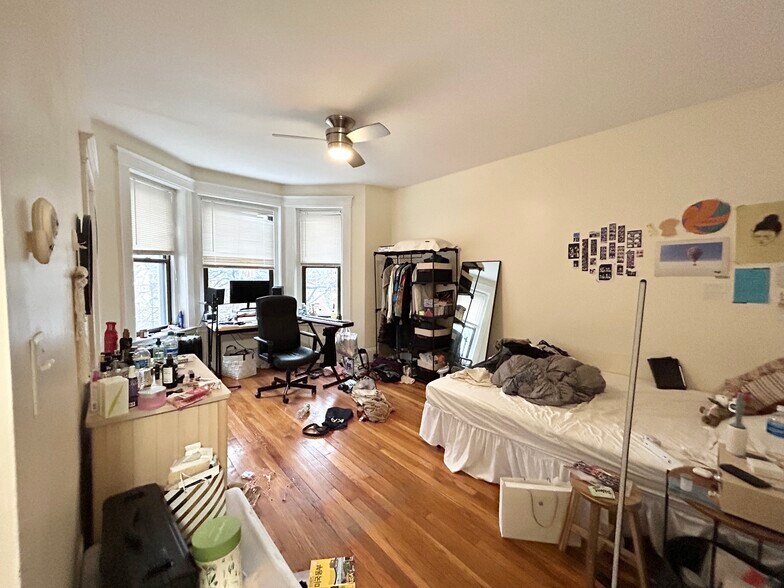 Building Photo - 59 Hemenway St