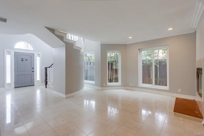 Building Photo - 917 Emerald St