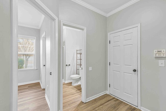 Building Photo - 601 Winfall Dr